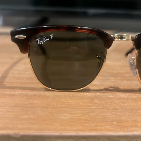 I am sellling these because I received these as a gift but already have a pair. - Picture 2 of 4